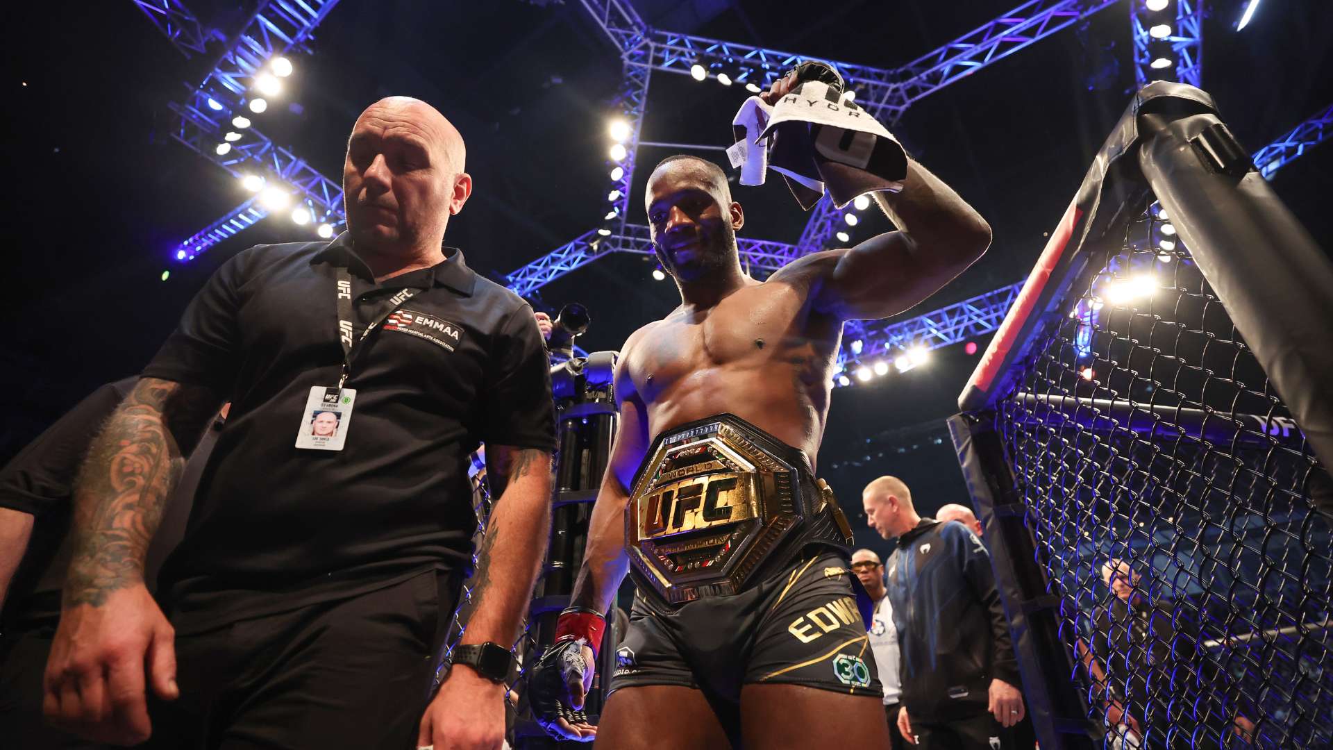 臨門一腳成 臨門一腳成